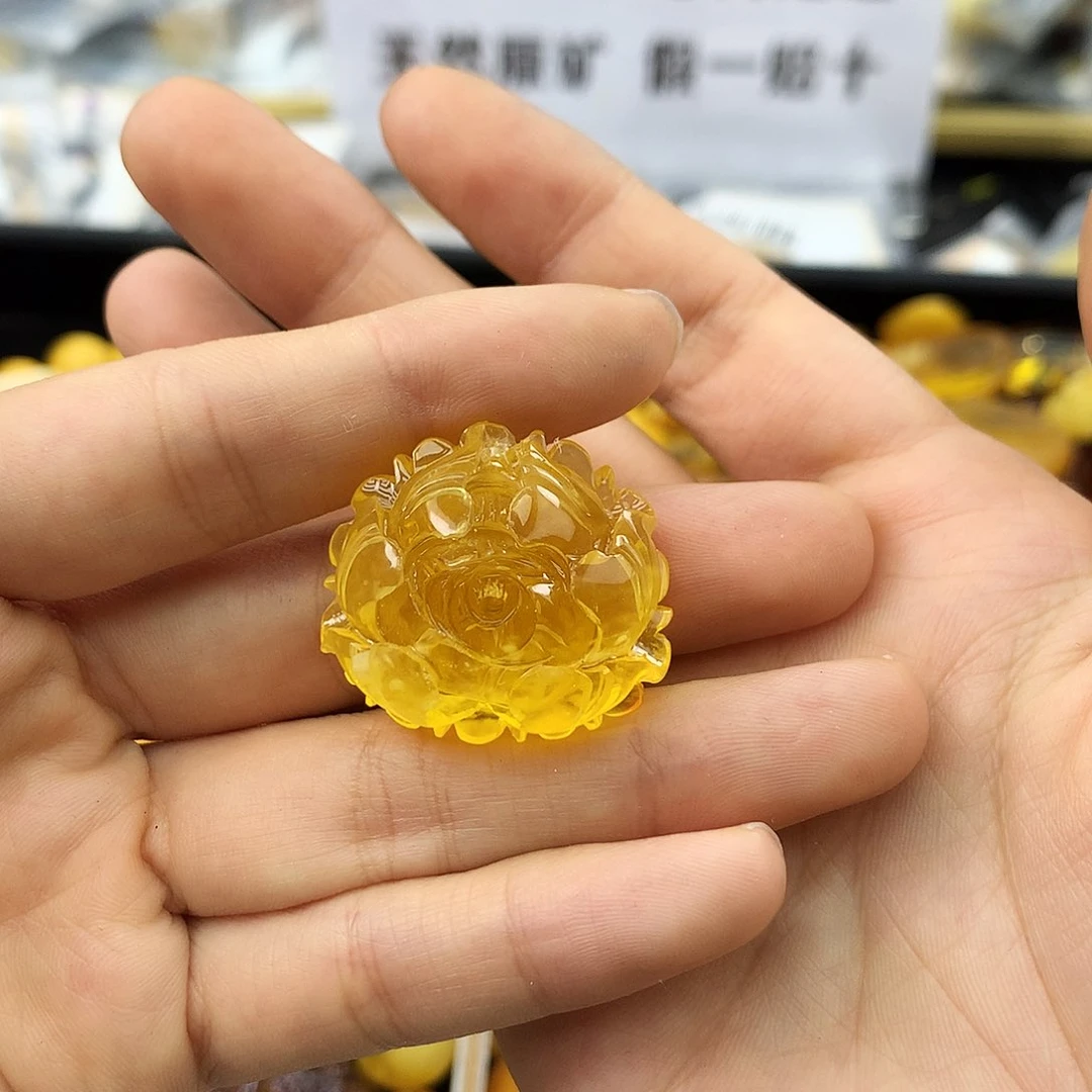 未镶嵌琥珀珠宝奇石