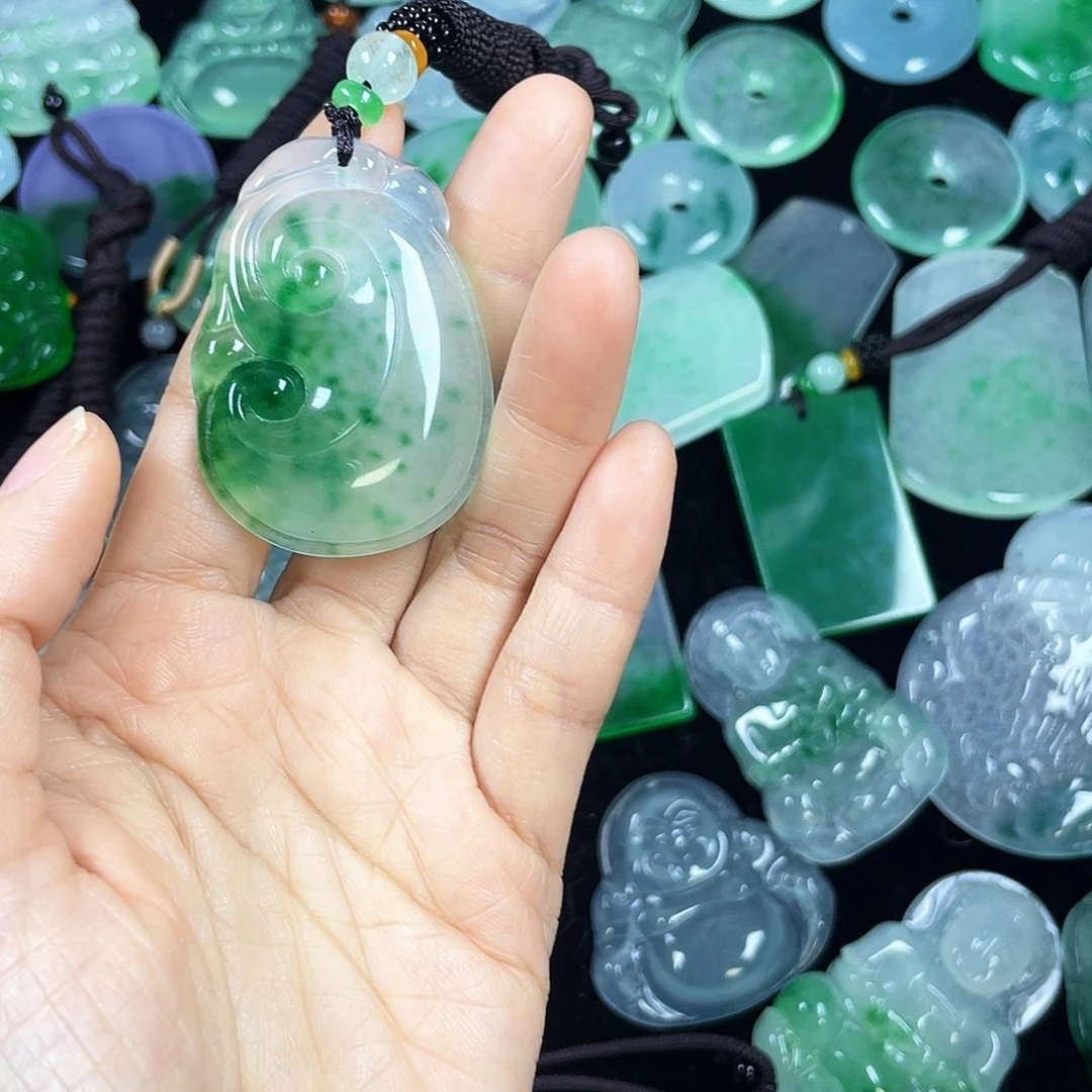 翡翠未镶嵌颈饰吊坠