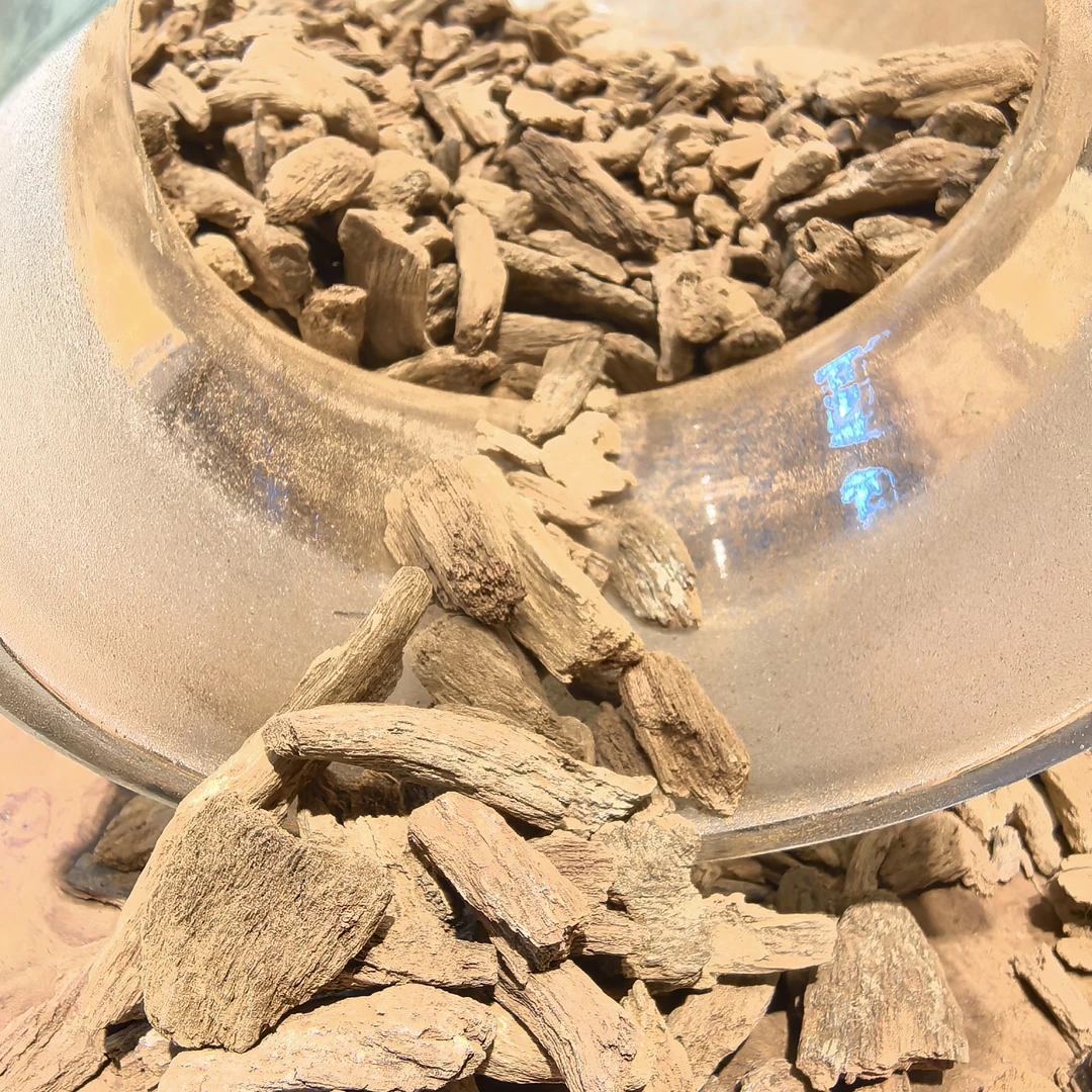 越南富森红土熏香料车载香薰沉香香包红土碎料沉香碎料红土沉香