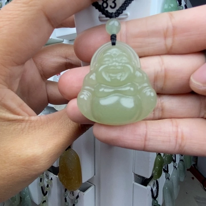 幸****石英质玉未镶嵌颈饰