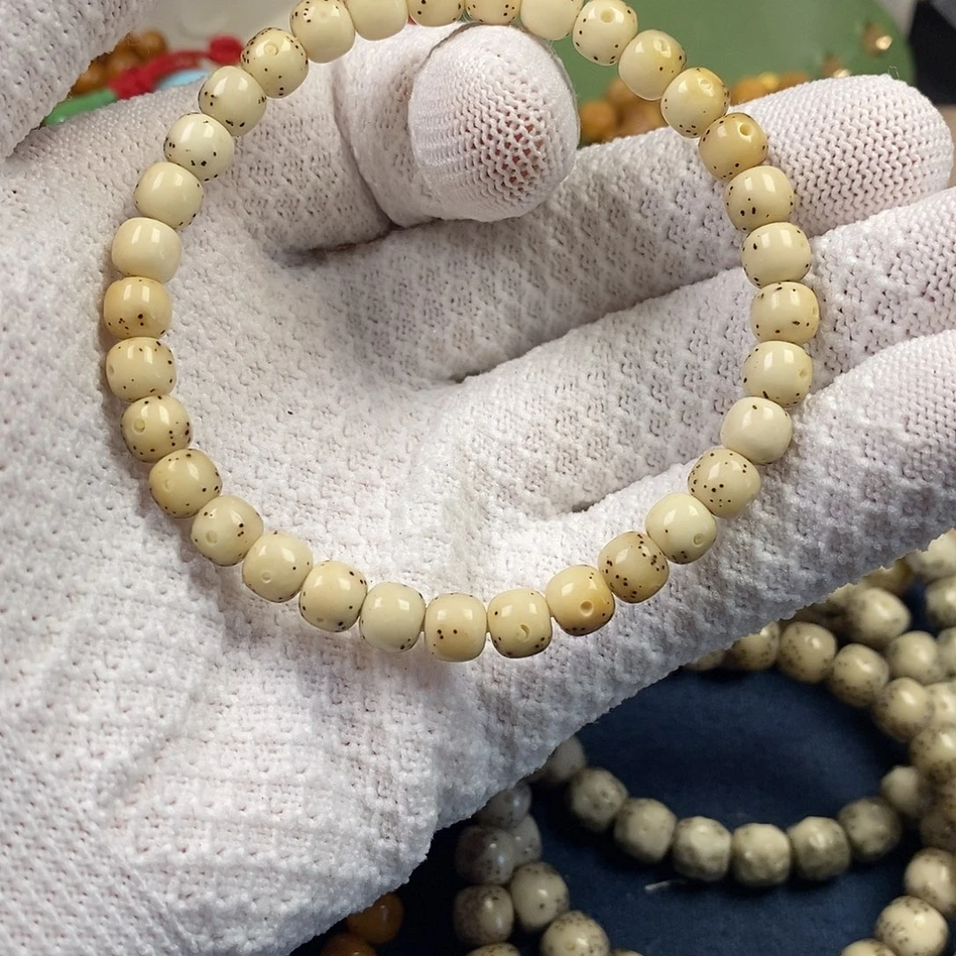 星月菩提吊坠毕业石玉料古瓷白7x6一物一图