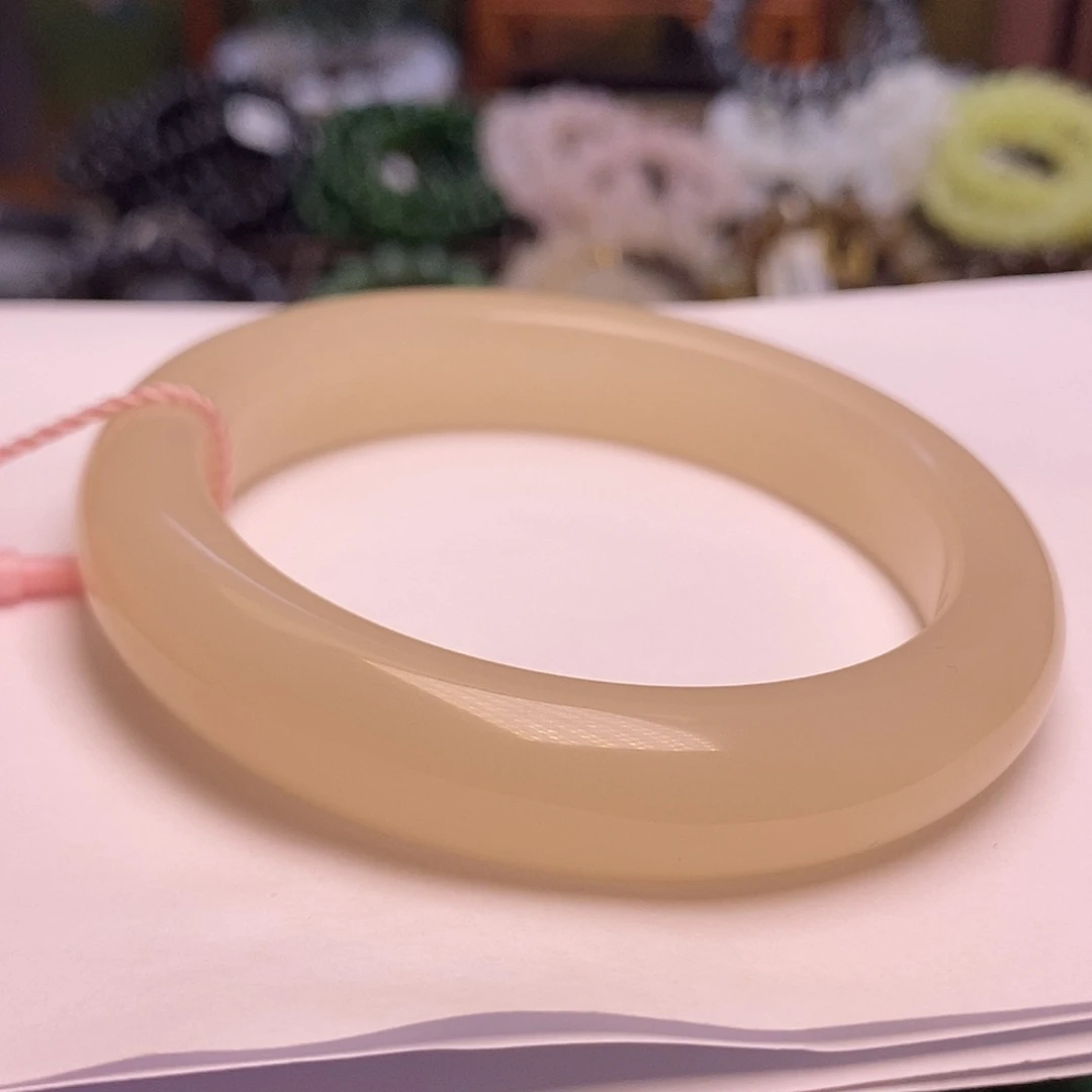 和田玉未镶嵌颈饰藕粉老熟料收藏毕业级手镯56.5