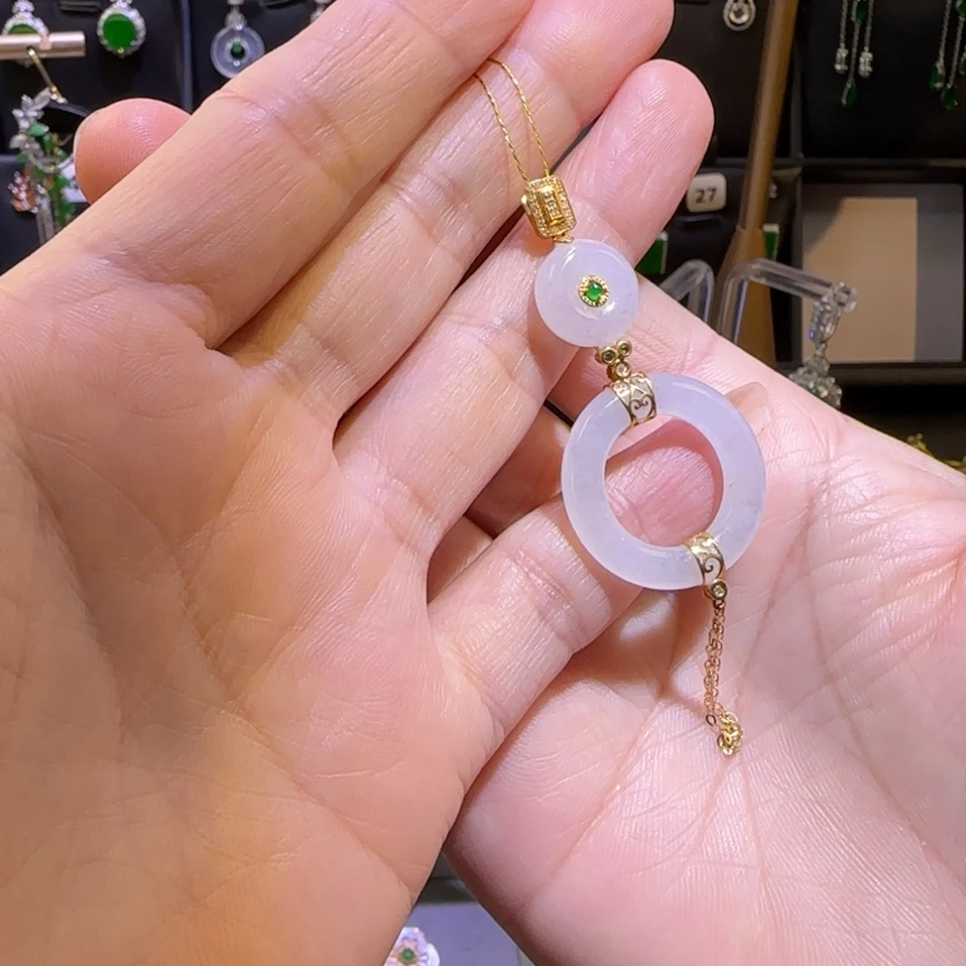 颈饰18K金镶嵌翡翠