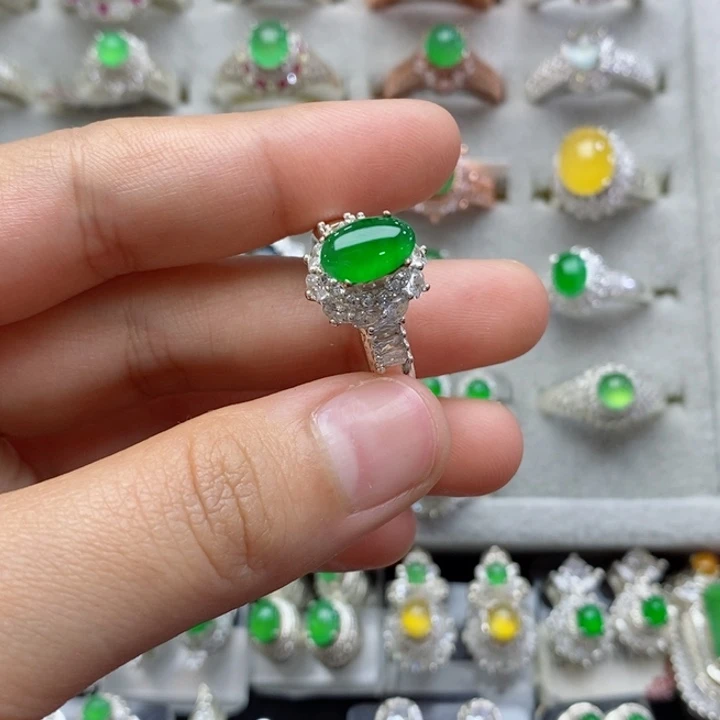 翡翠戒指未镶嵌蛋面