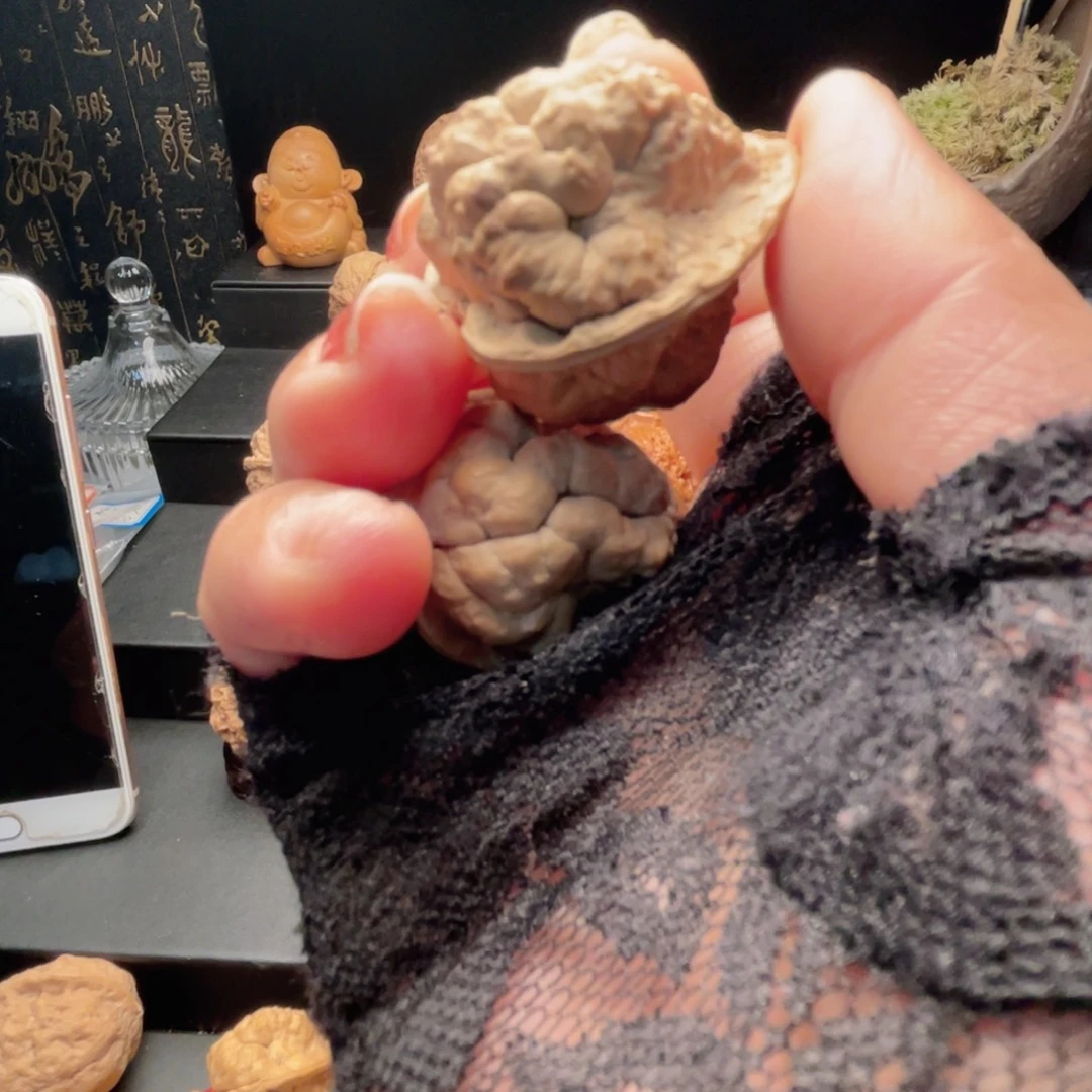 小***一把件文玩核桃沧紋…………