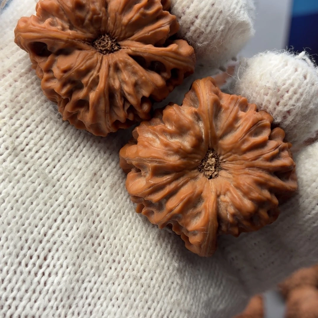 ****窝文玩核桃吊坠龙门涧
