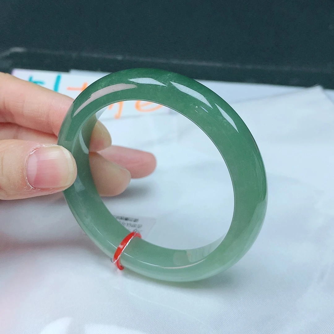 翡翠手镯未镶嵌53圈