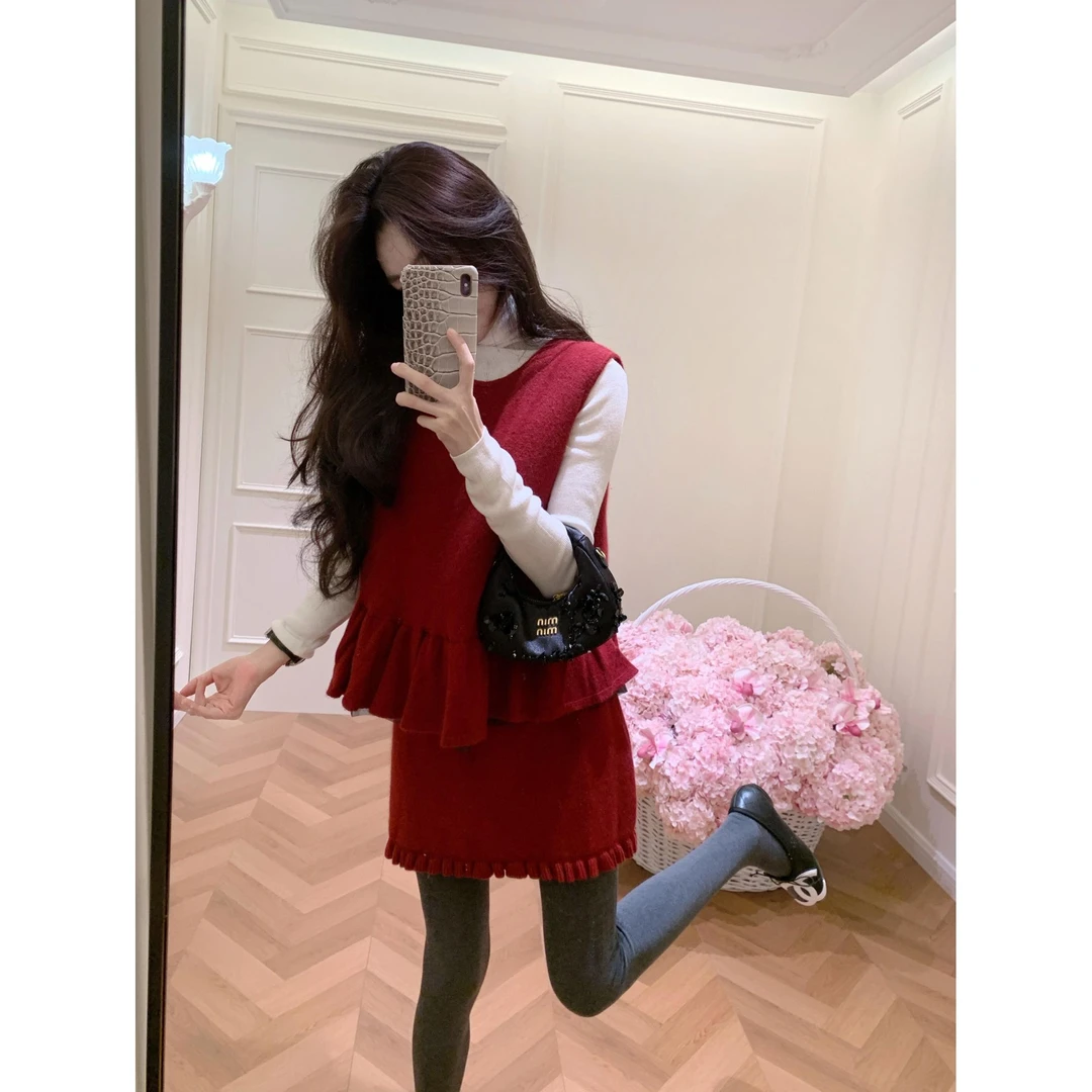 小众荷叶下摆高级感马甲女2025秋冬新款减龄背心上衣配半身裙套装