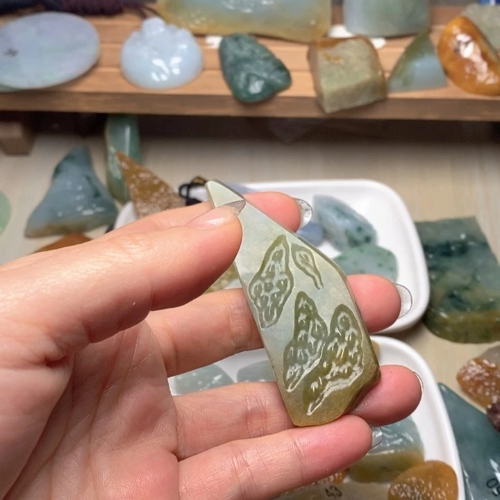 翡翠未镶嵌颈饰天然