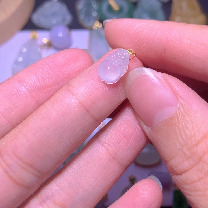 颈饰18K金镶嵌翡翠翡翠