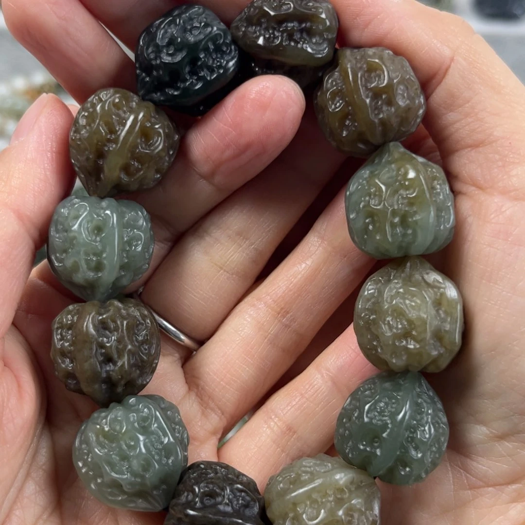 和田玉手链未镶嵌卡18