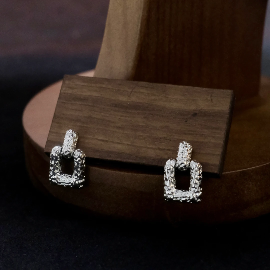 925银耳饰 几何女银色日韩高级感耳钉轻奢设计师时尚百搭