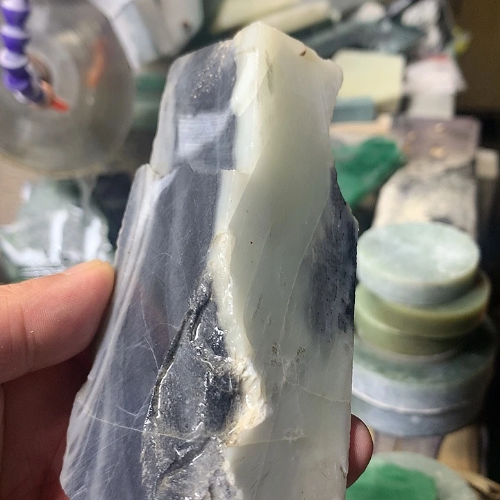 颈饰未镶嵌和田玉（糖玉）
