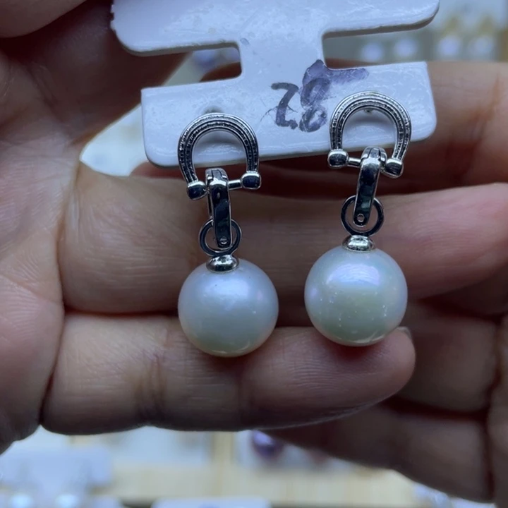 淡水珍珠银S925镶嵌耳饰