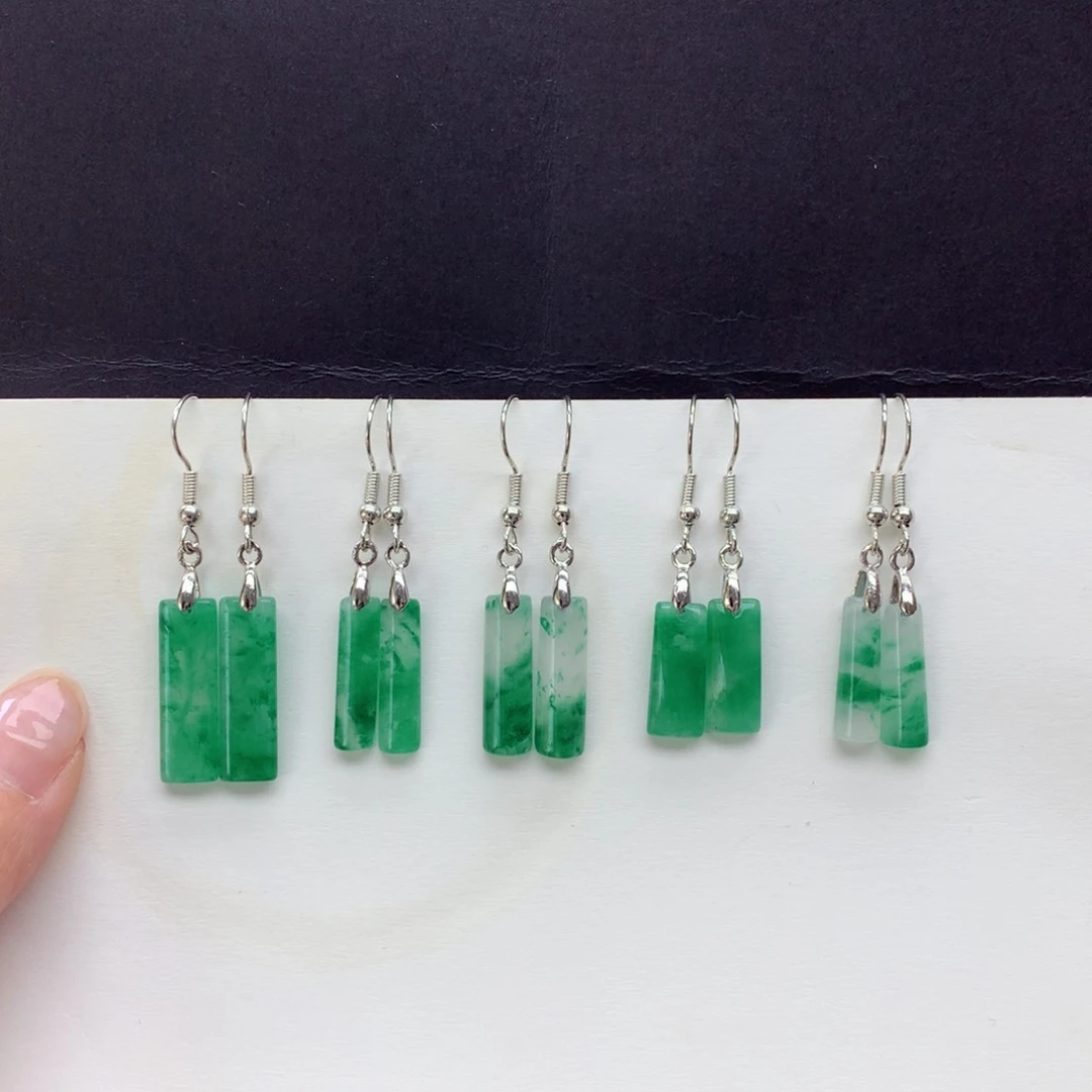 石英质玉（非洲翠）合金耳饰星****制