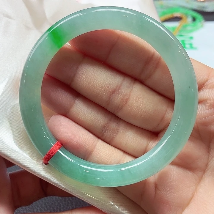 翡翠未镶嵌手镯天然缅甸A货翡翠（新货）