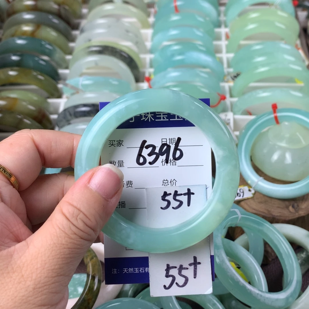 蛇纹石玉手镯未镶嵌6396