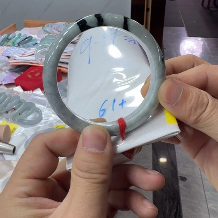 翡翠手镯未镶嵌好*黄纯天然缅甸翡翠A货买断