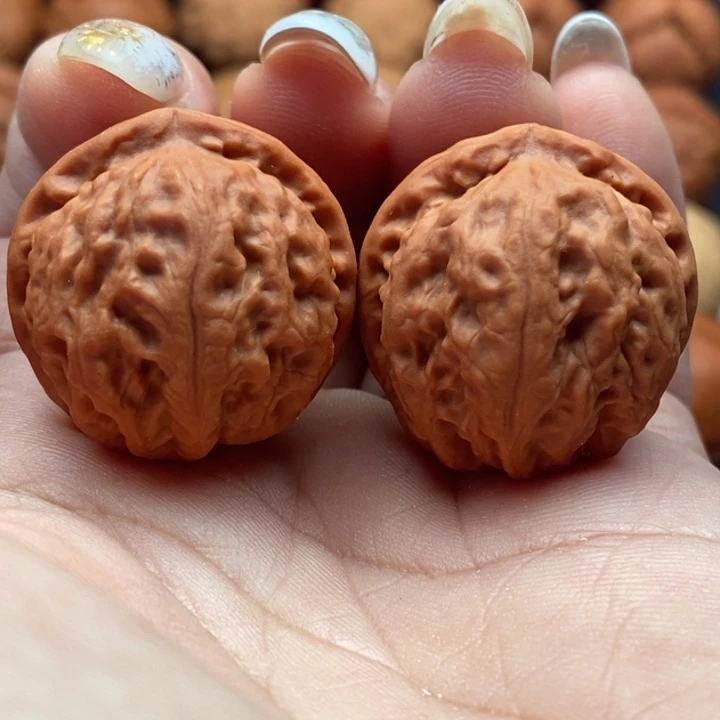 核桃精品文玩核桃手捻玉石方樽