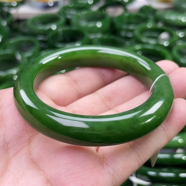 未镶嵌手镯和田玉（碧玉）