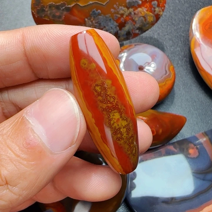 玛瑙/玉髓战国红未镶嵌维*