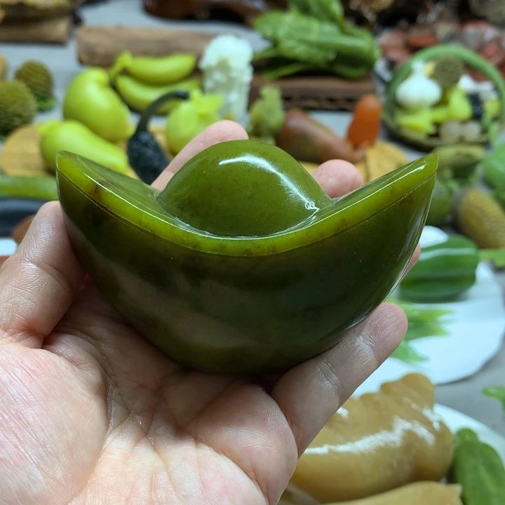 蛇纹石玉未镶嵌摆件格*花