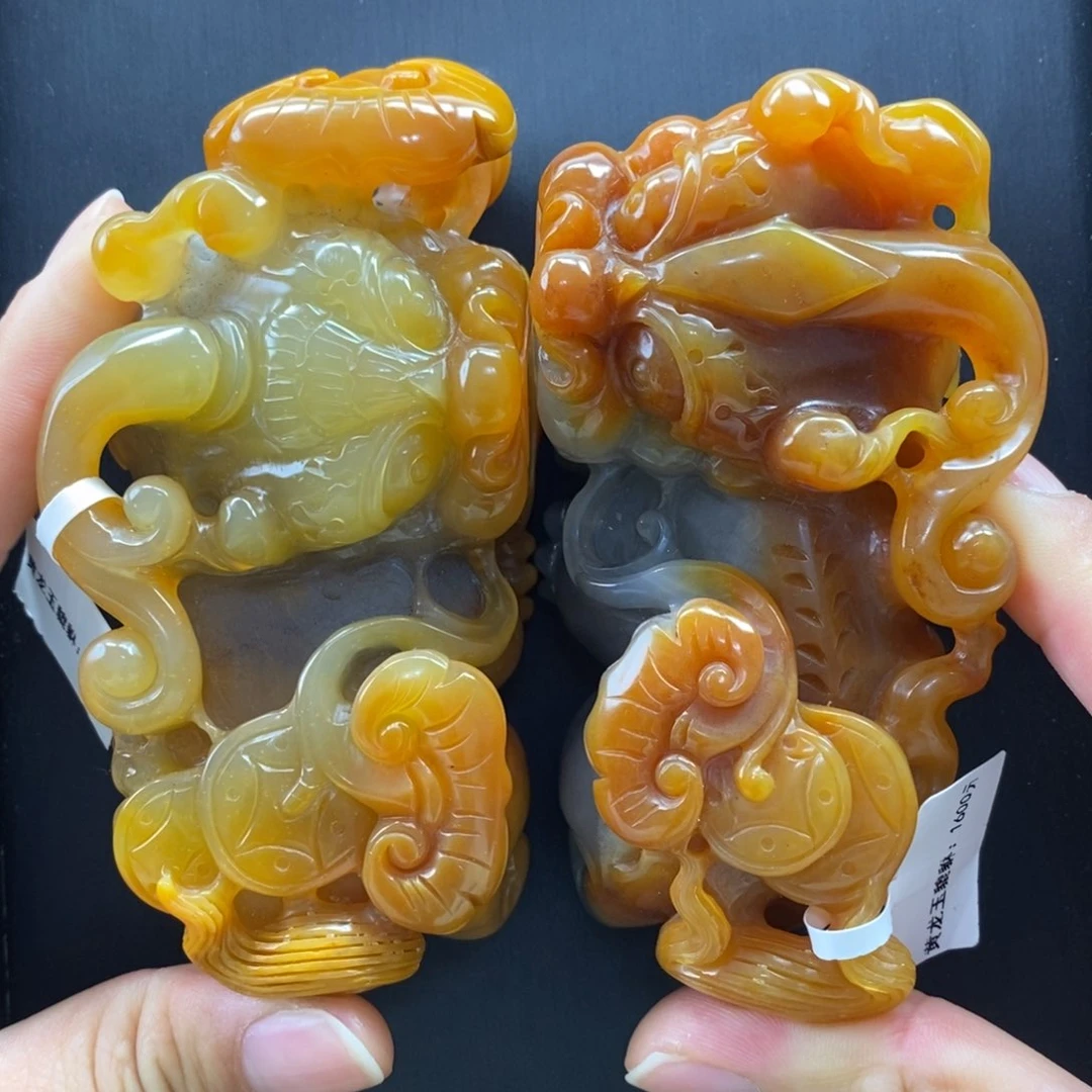 石英质玉（黄龙玉）未镶嵌颈饰龍**下