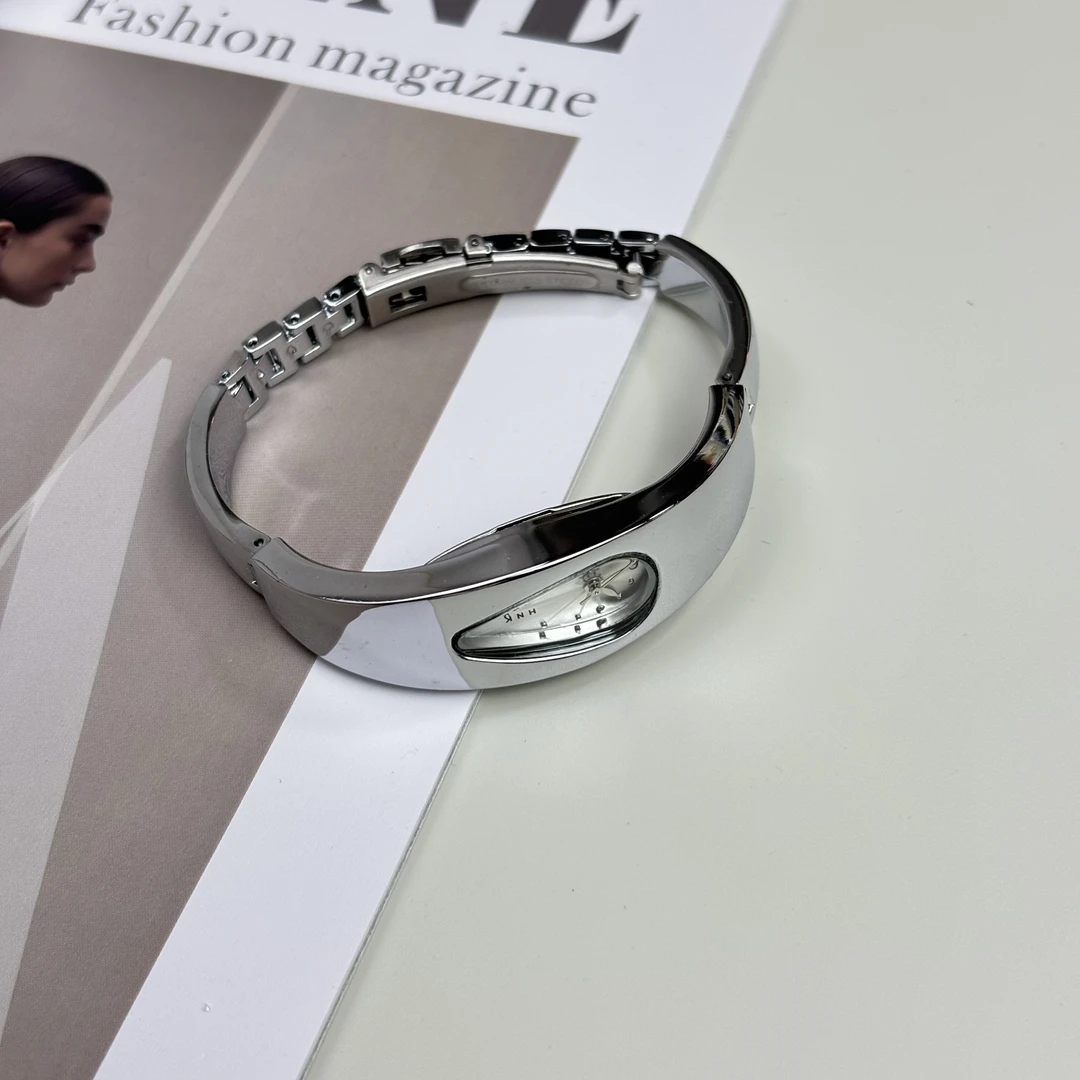 水滴手表小众精致高级感男女通用个性时尚百搭石英腕表