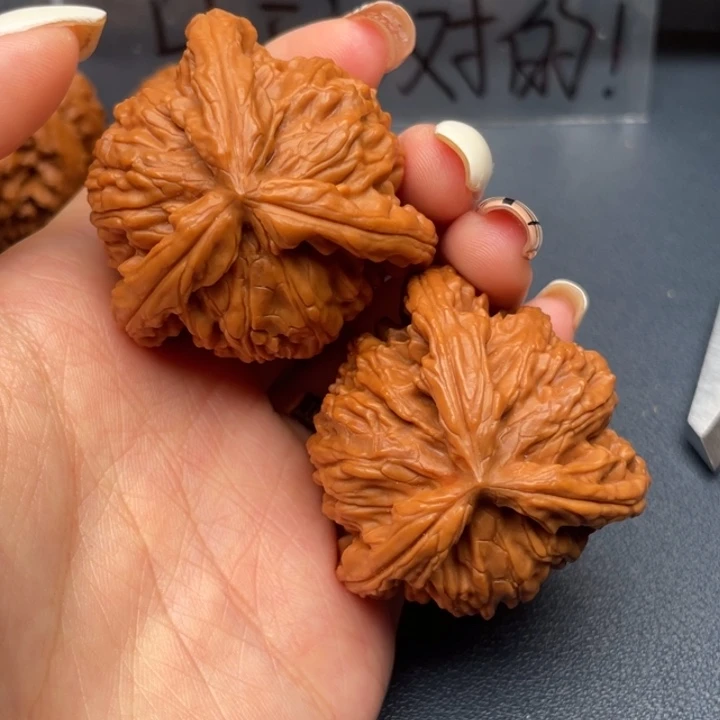 宇***下吊坠文玩核桃白狮子