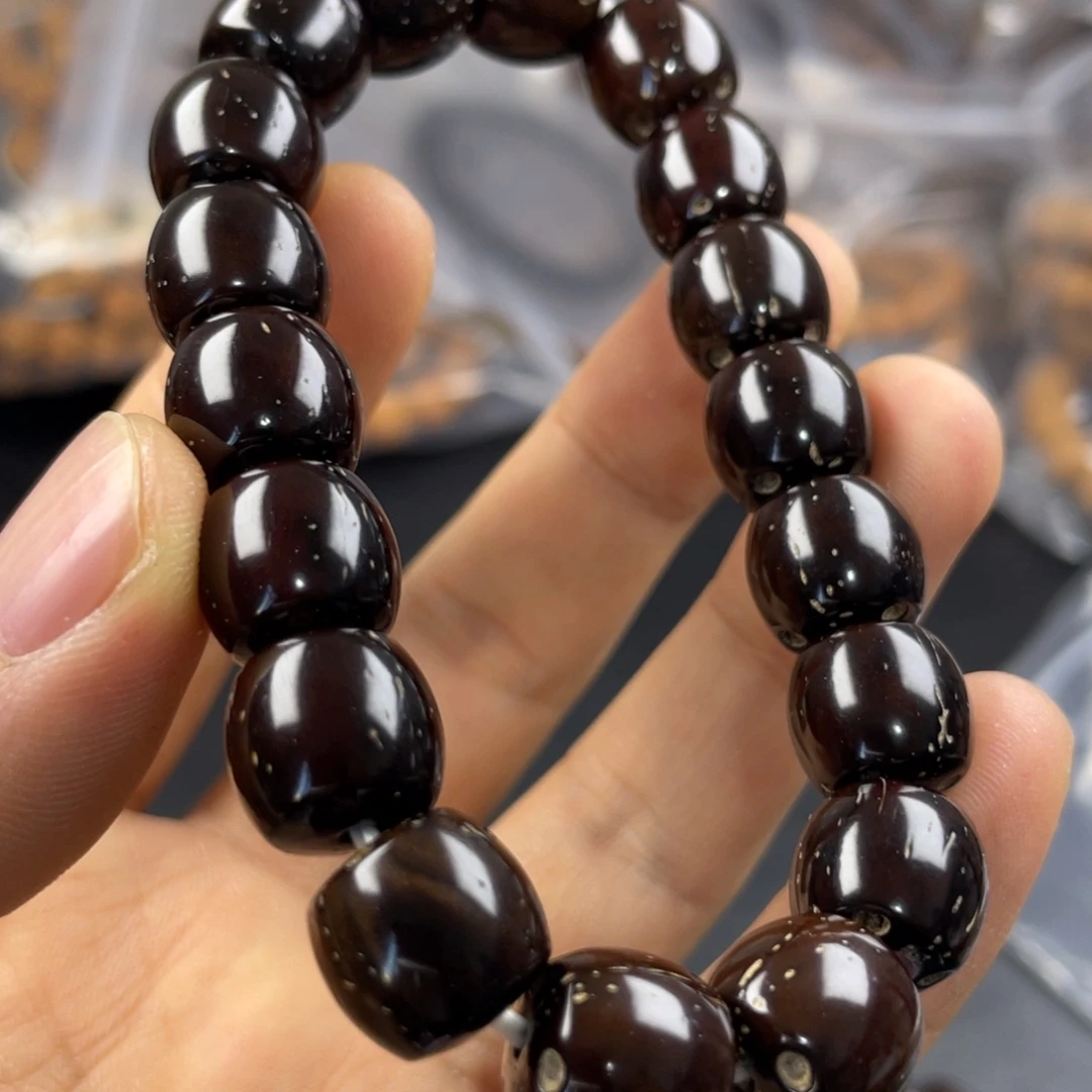 猴头核桃吊坠别有