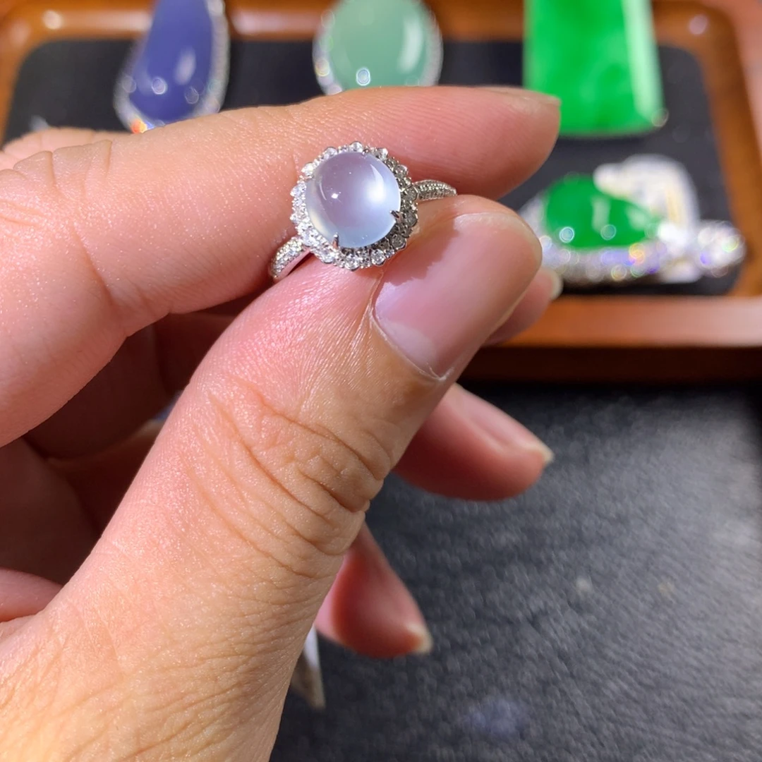 翡翠18K金镶嵌戒指翡翠花