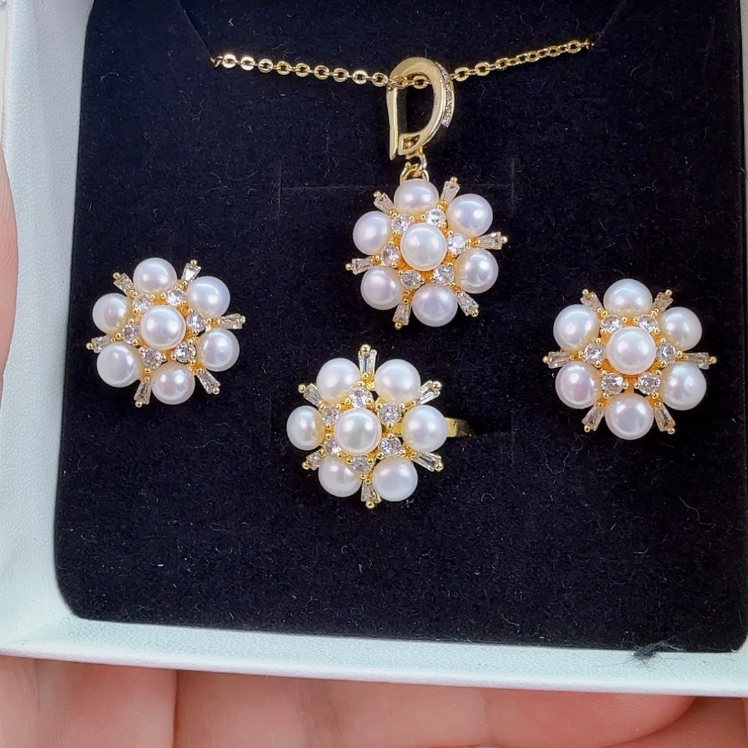 淡水珍珠耳饰未镶嵌