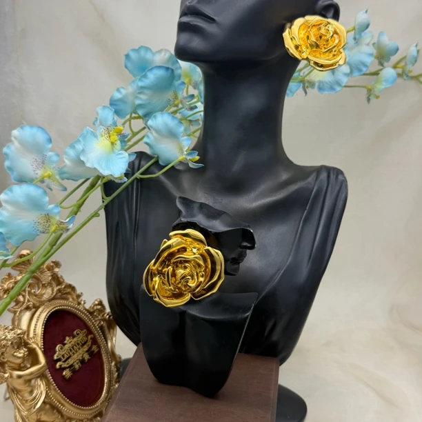 C播 29.53g 足金999 耳饰e