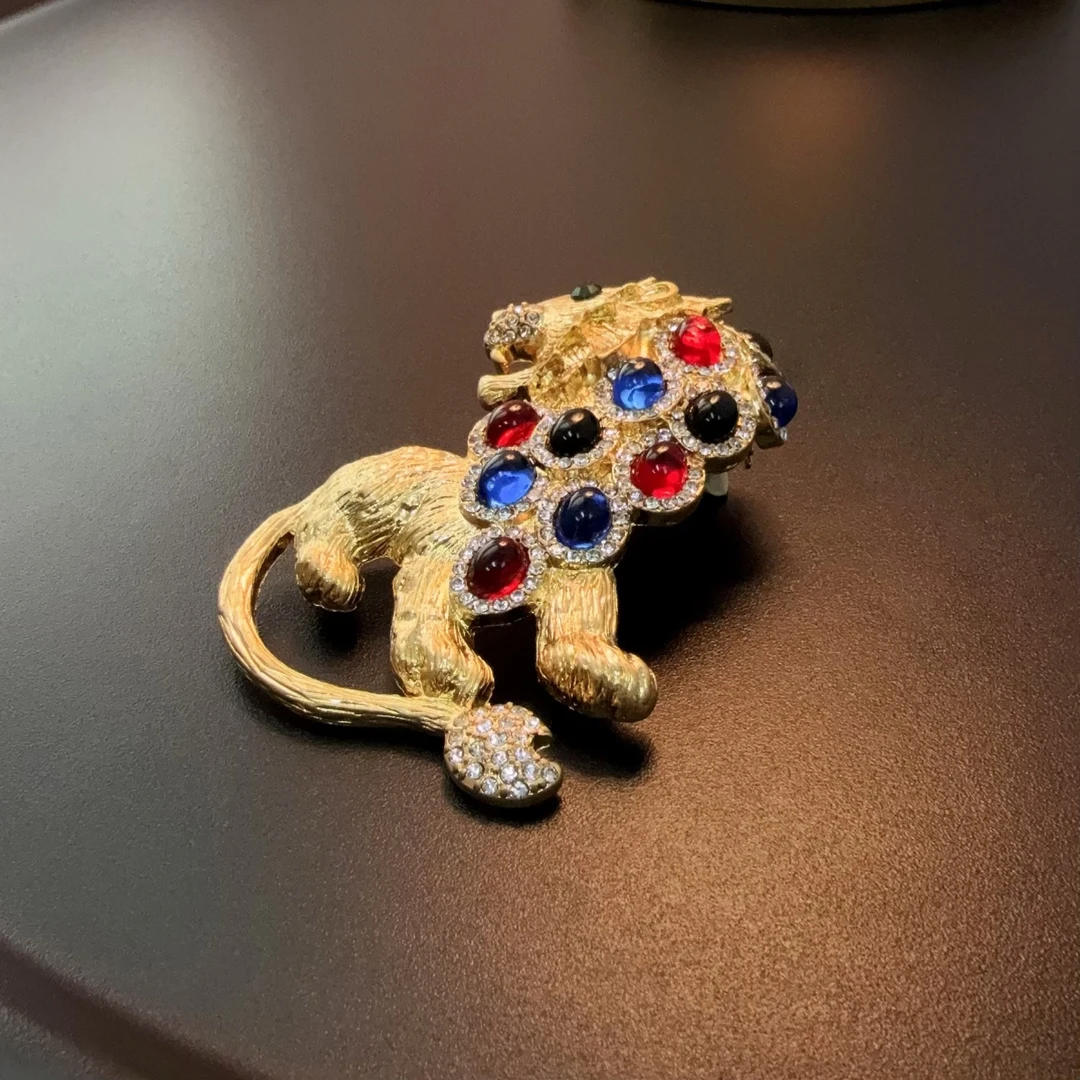 铜合金锆石胸针 狮子胸针彩色高级感气质小众配饰胸花PICuc 0050
