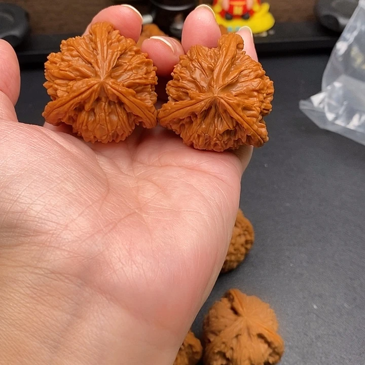 冷***血把件文玩核桃白奔