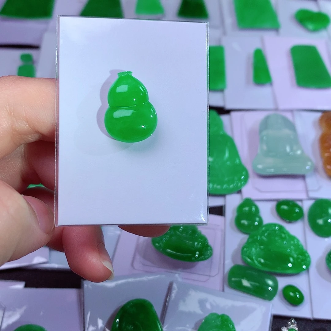 吊坠(赠链)未镶嵌翡翠天然翡翠