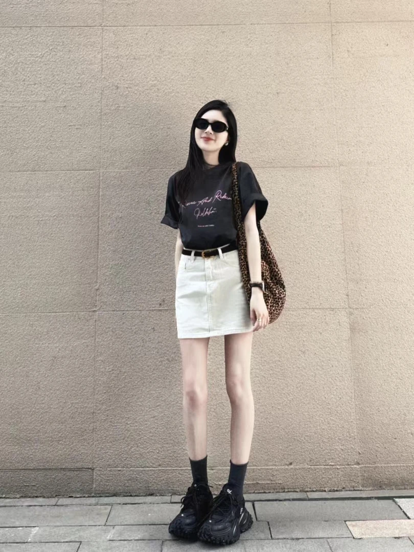 2025春夏新款韩系字母印花T恤女宽松简约圆领短袖上衣百搭半裙