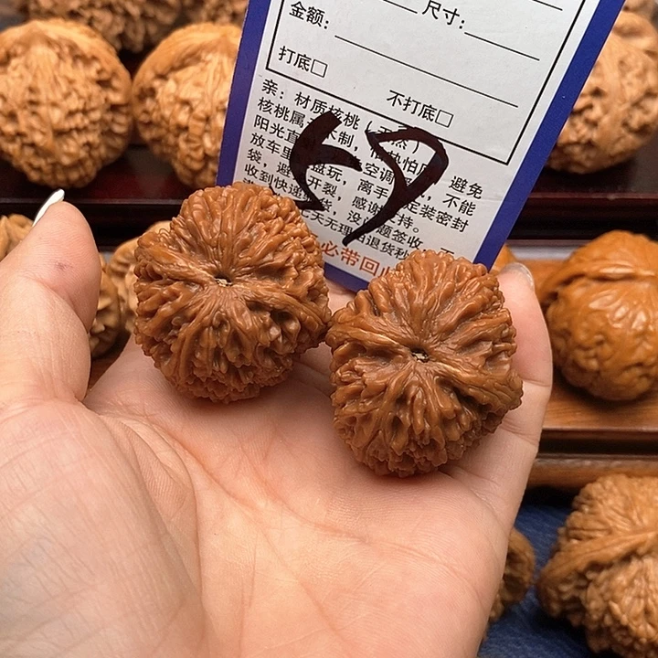 心****桃核吊坠大蒜头狮子头36