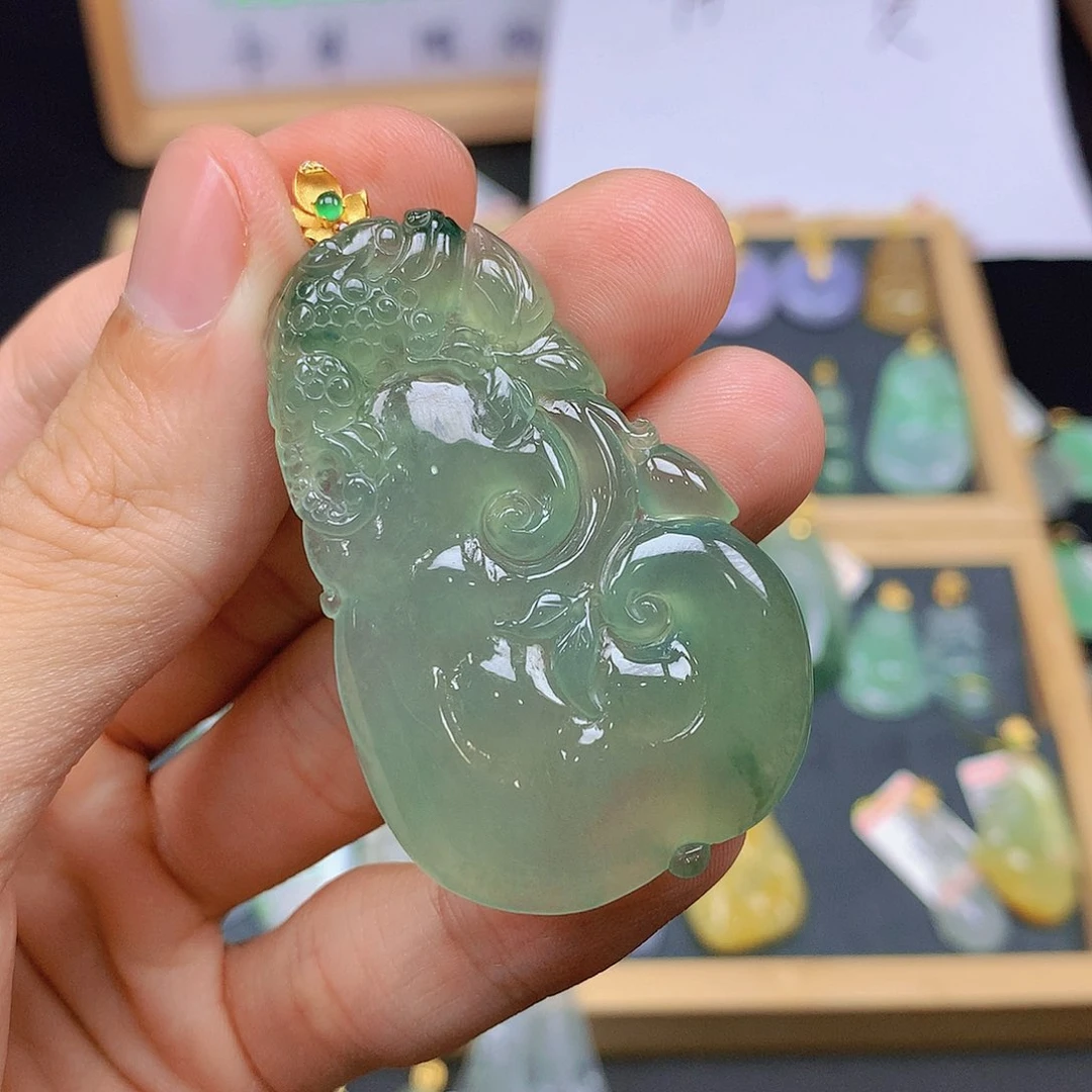 暖***阳翡翠18K金镶嵌颈饰翡翠