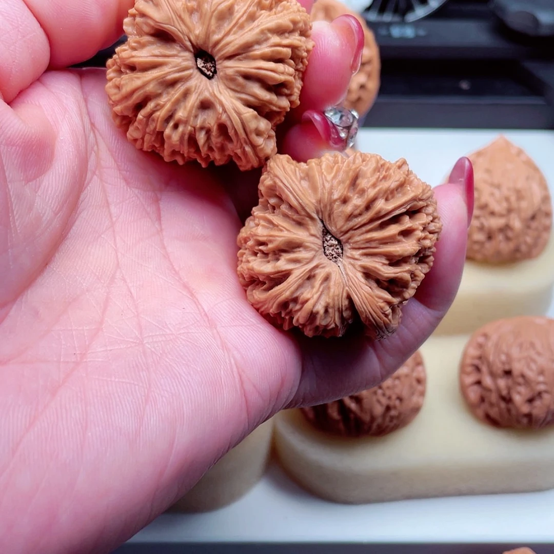 【闪购商品】吊坠桃核天***-南疆41已打底