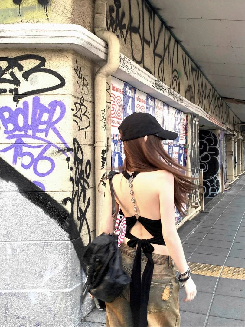 ZZ狙击独特露背美背自带垫子吊带网红辣妹夏季小胸镂空显瘦性感