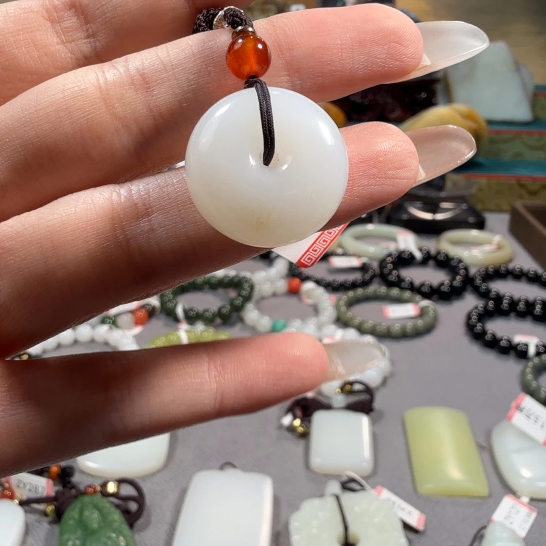 和田玉未镶嵌吊坠(不含链)