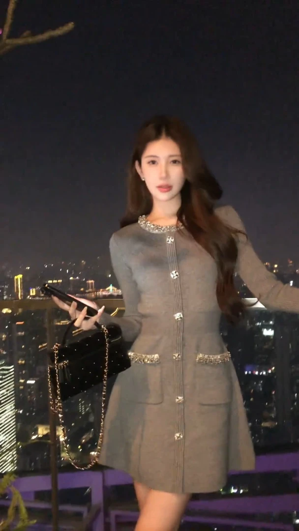 小香风针织连衣裙女秋冬法式气质名媛千金高级感镶钻内搭打底裙子