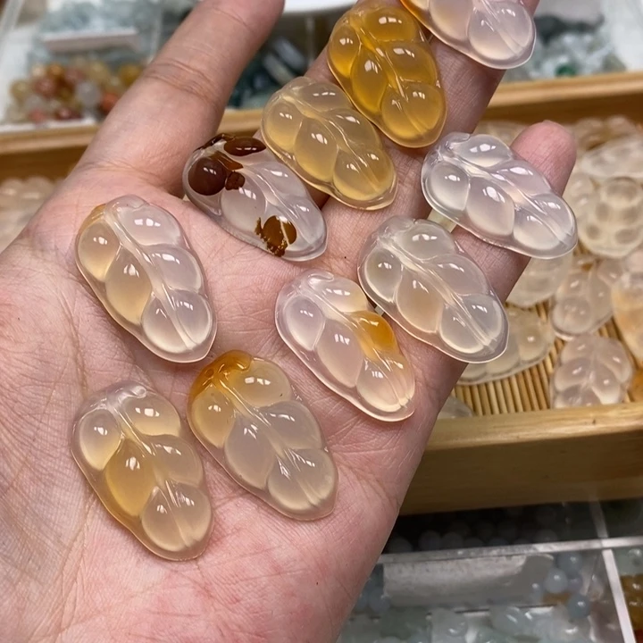未镶嵌颈饰玛瑙/玉髓2个叶子