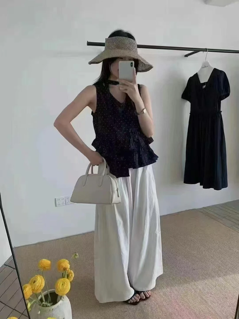 2025新款夏季设计感波点V领上衣