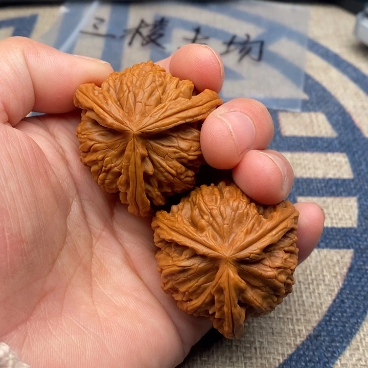 吊坠文玩核桃三棱