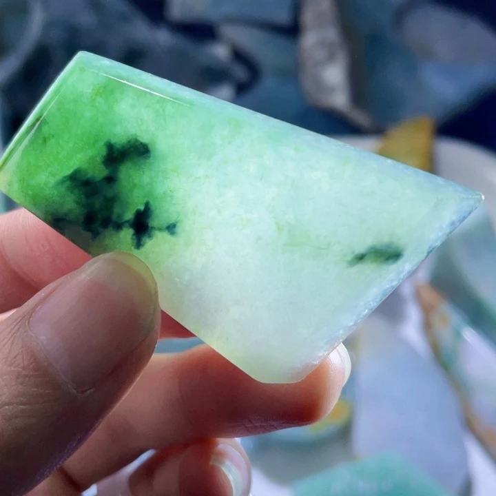 颈饰未镶嵌翡翠天然缅甸翡翠料子