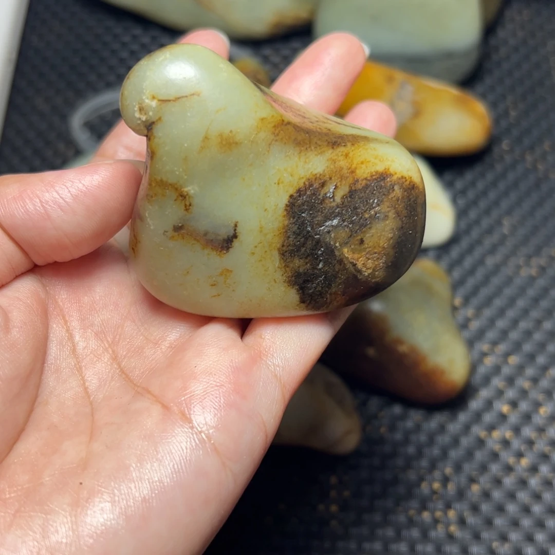 榴***尖未镶嵌和田玉挂件57