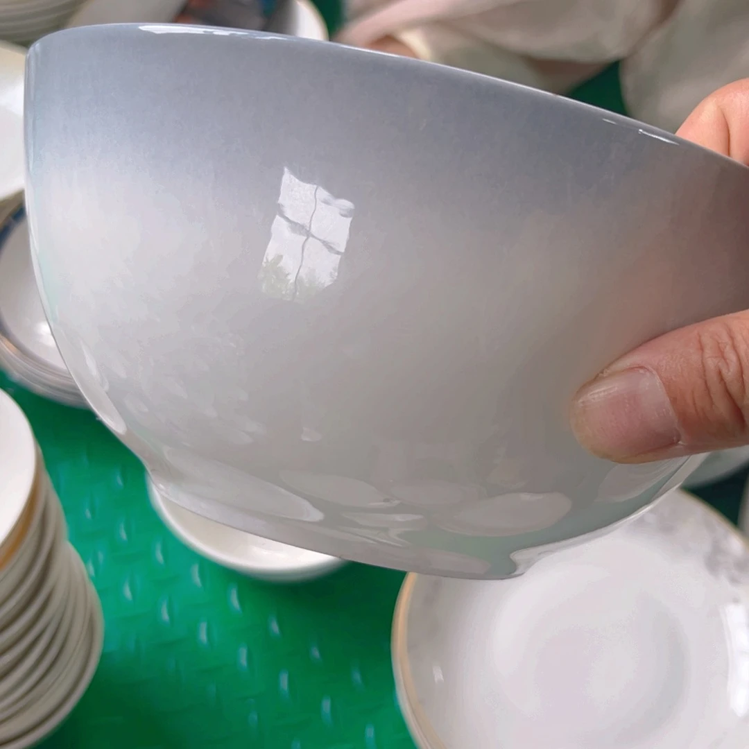 瓷片渐变八寸汤碗一个微瑕