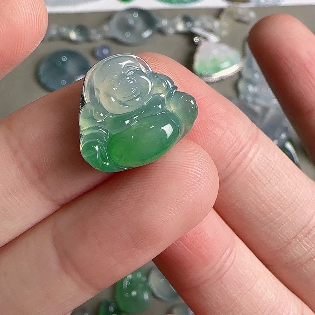 翡翠未镶嵌颈饰